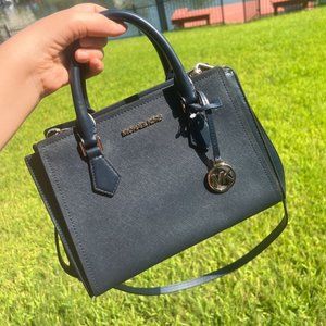 NEW MICHAEL KORS HOPE MEDIUM MESSENGER BAG MK LEATHER NAVY